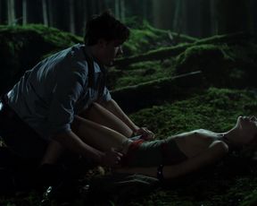 Sharon Hinnendael nude – Embrace of the Vampire (2013)