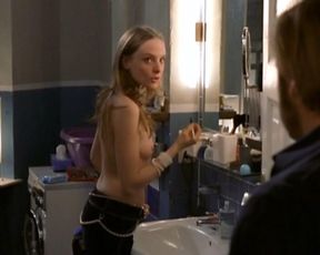 Anne Ratte-Polle nude – Die Nacht singt ihre Lieder (2003)