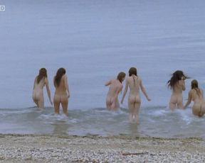 Caroline Tillette nude, Carolina Jurczak nude – A la recherche du temps perdu (2010)
