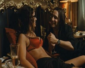 Elisa Tovati nude – 99 francs (2007)