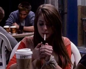 Willa Holland sexy – Garden Party (2008)