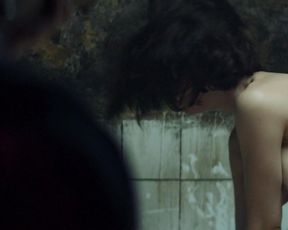Maria Valverde nude – Gernika (2016)