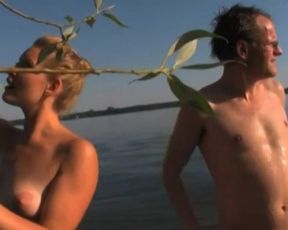 Tjasa Ferme nude – Gewohnheit ist ein Himmelschatz (2011)