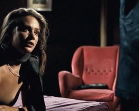 Agnes Delachair nude, Dorothee Briere nude – A l’aveugle (2012)