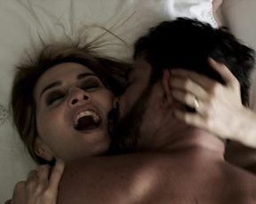 Paola Cortellesi sexy, Ilaria Spada sexy – Gli ultimi saranno ultimi (2015)