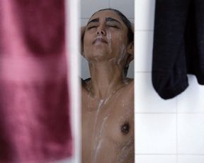Golshifteh Farahani nude – Les deux amis (2015)