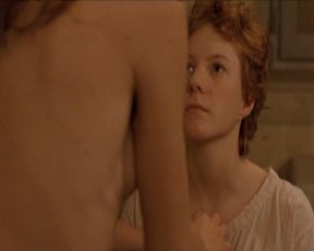 Sylvie Testud nude, Julie-Marie Parmentier nude – Les blessures assassines (2000)