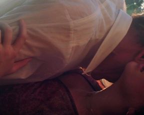 Christina Hendricks sexy – God’s Pocket (2014)