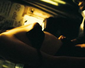 Helena Noguerra nude – La boite noire (2005)
