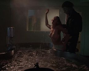 Pamela Susan Shoop nude – Halloween II (1981)