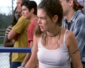 Crystal Cass nude, Katie Holmes sexy – Disturbing Behavior (1998)