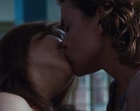 Micaela Ramazzotti nude, Martina Gedeck nude – Anni Felici (2013)