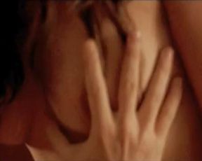 Anna Allen nude – Dos de dos (2009)