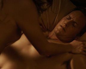 Lili Simmons sexy – Bone Tomahawk (2015)