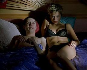 Elena Anaya sexy – Dos tipos duros (2003)