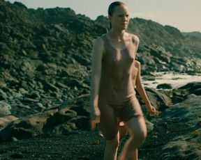 Julie Marie Parmentier nude, Roxane Durane nude – Evolution (2016)