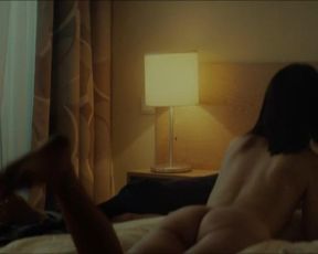 Michalina Olszanska nude, Karolina Bakala nude – Anatomia Zla (2015)