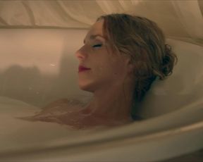 Julia Dietze nude – Bullet (2014)