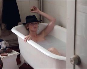 Georgia Scalliet nude, Elsa Lepoivre nude, Florence Viala sexy – Les trois soeurs (2015)