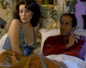 Edwige Fenech nude – Asso (1981)