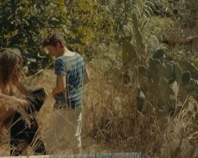 Norah Lehembre nude – Et on mangera des fleurs (2014)