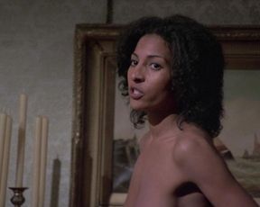 Pam Grier nude – Drum (1976)