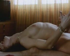 Corinne Clery nude – E tanta paura (1976)