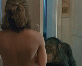 Elisabeth Shue nude – Link (1986)