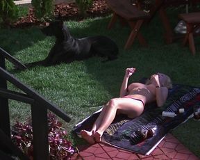 Kimberly McArthur nude, Jennifer Jason Leigh sexy – Easy Money (1983)