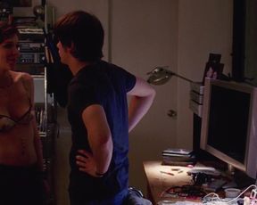 Maggie Gyllenhaal nude – Happy Endings (2005)