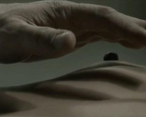 Paulina Ahmed nude – Luna de miel (2015)