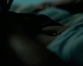 Maïwenn Le Besco nude, Cecile De France sexy – Haute tension (2003)