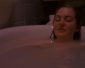 Melanie Lynskey nude, Kate Winslet nude – Heavenly Creatures (1994)
