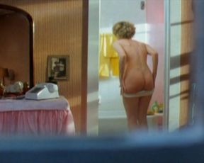 Maureen Mooney nude – Hell High (1989)
