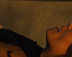 Sienna Miller nude – High-Rise (2015)