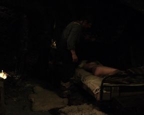 Laetitia Casta nude – La jeune fille et les loups (2007)