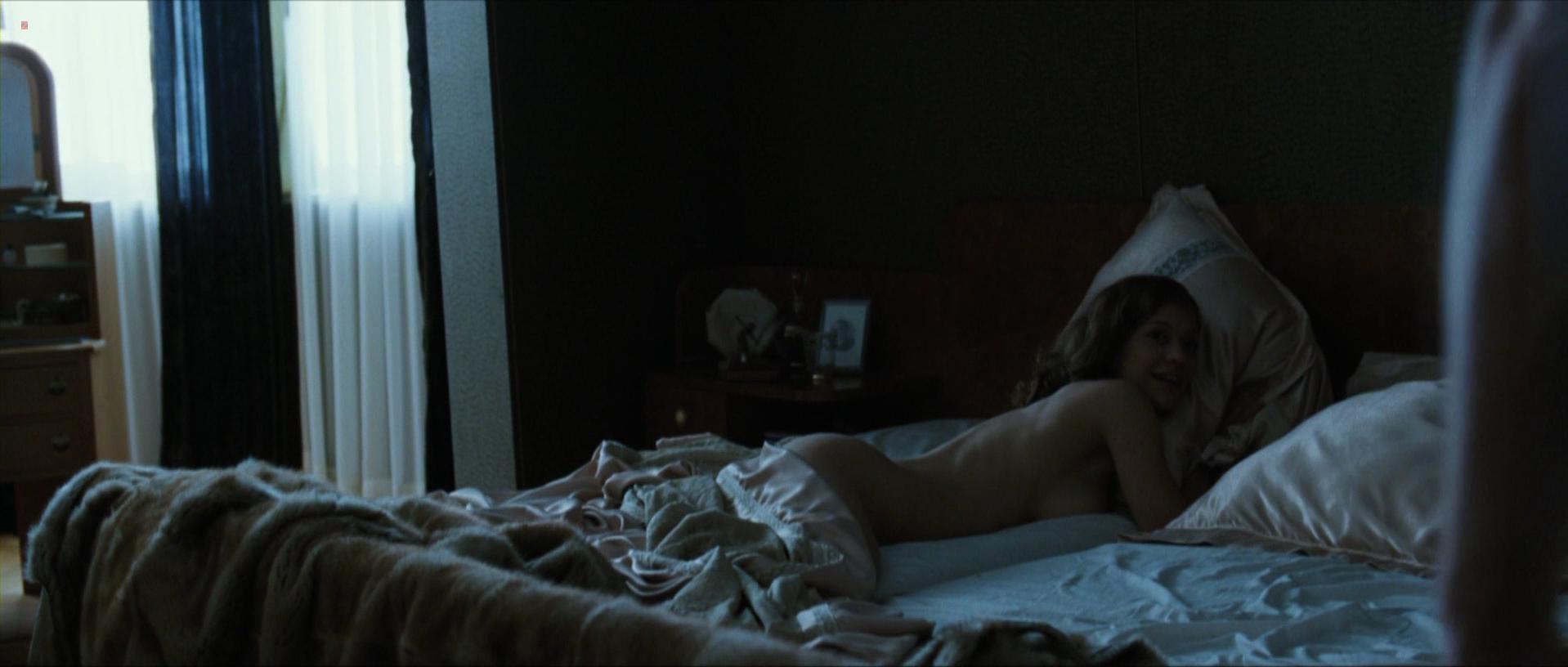 Heike Makatsch nude – Hilde (2009)