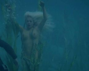 Raquel Welch sexy, Christine Todd nude – Lady in Cement (1968)