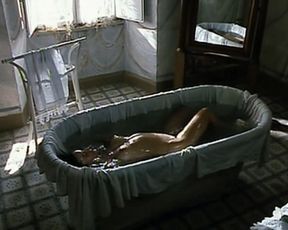 Monica Bellucci nude – Briganti (1994)
