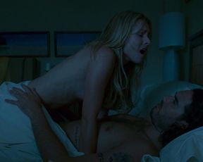 Kristen Bell sexy, Mila Kunis sexy – Forgetting Sarah Marshall (2008)