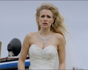 Anouk Kleykamp nude, Jelka van Houten sexy – Familieweekend (2016)