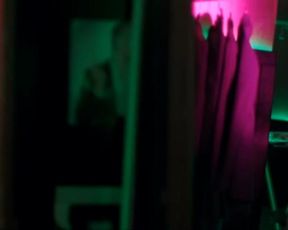 Sigrid Bouaziz nude – Chronique de la jungle (2015)