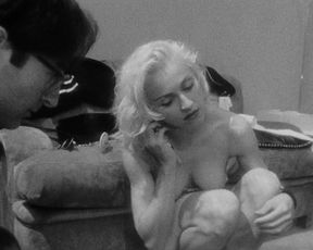 Madonna nude – Madonna: Truth or Dare (1991)