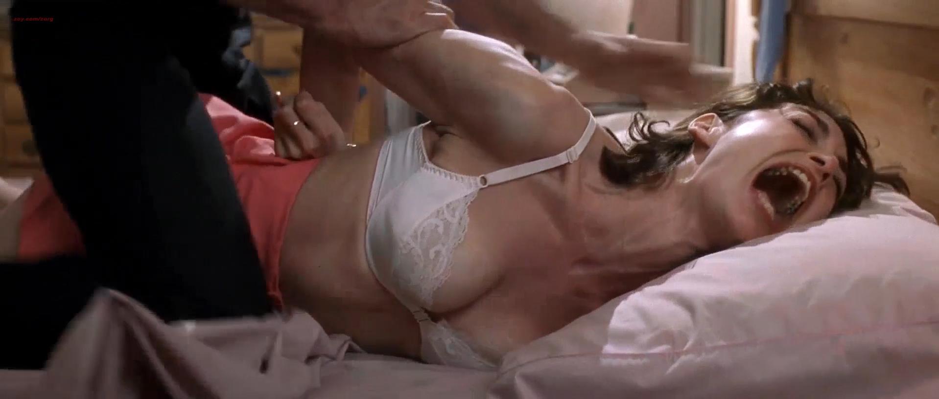 Illeana Douglas sexy – Cape Fear (1991)