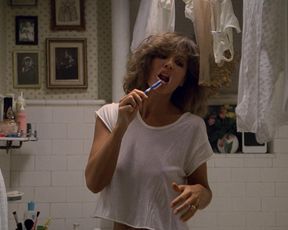 Glenn Close nude – Fatal Attraction (1987)