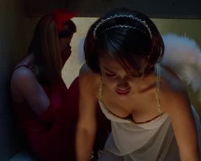 Jessica Alba sexy – Idle Hands (1999)