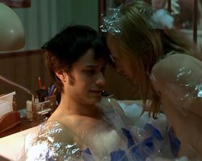 Aurelia Petit nude – La science des reves (2006)