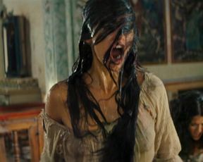 Penelope Cruz sexy, Salma Hayek sexy – Bandidas (2006)