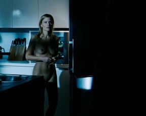 Noemi Besedes nude – Mann tut was Mann kann (2012)