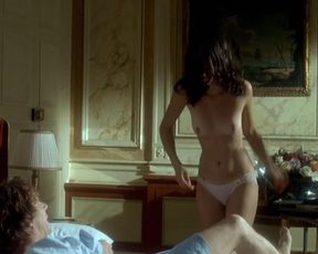 Stephanie Pasterkamp nude – Le grand appartement (2006)